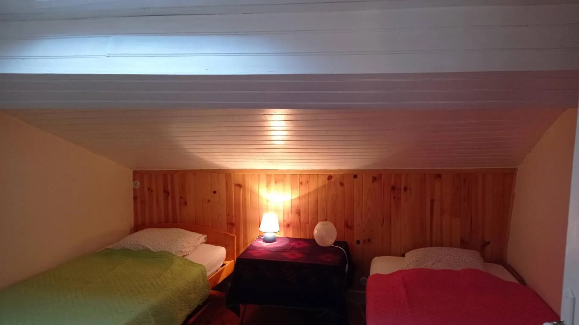 Semesterbostad Maison Familiale En Montagne Pres D'Ax Les Thermes Caussou Frankrike