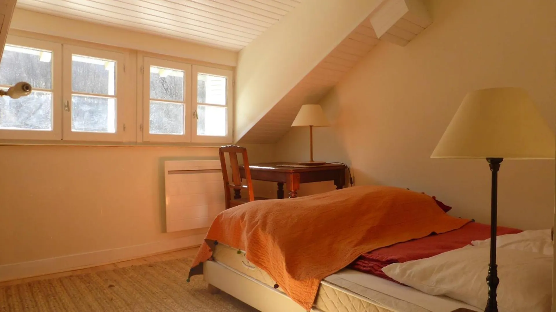 Semesterbostad Maison Familiale En Montagne Pres D'Ax Les Thermes Caussou Frankrike